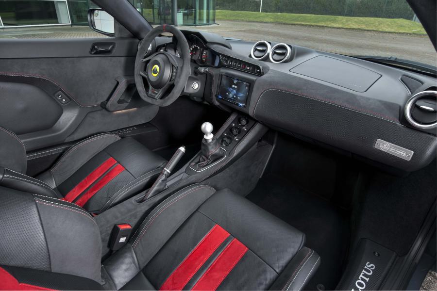 Интерьер Lotus Evora GT430 2017 года  (фото 17 из 40)